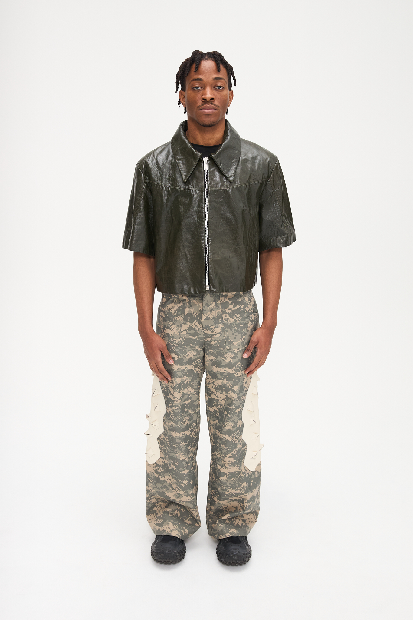 - Oversize fit<br />- Croptop shirt