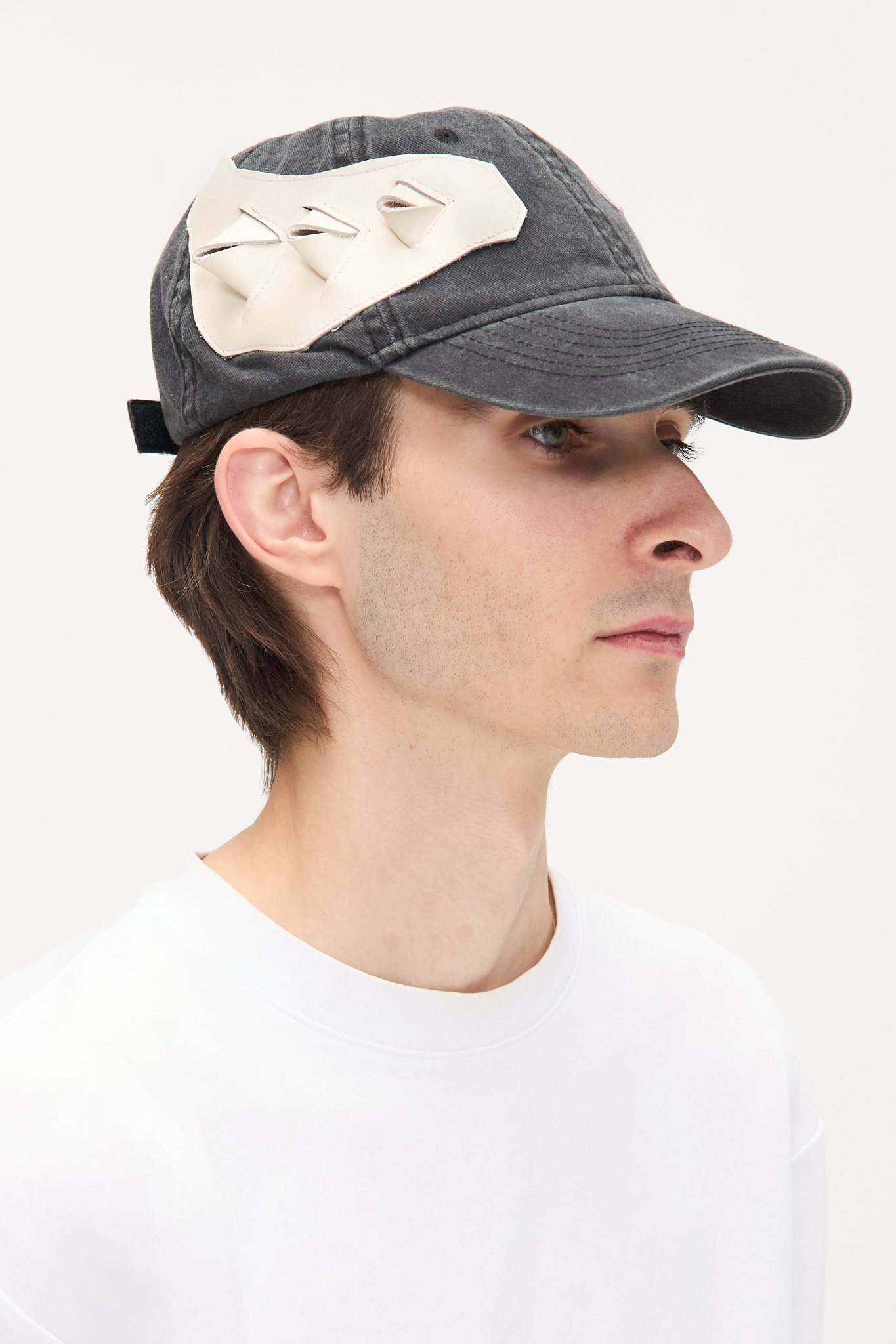 - Adjustable cap<br />- White croco 3-D leather patches<br />